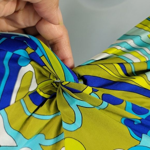 TRINA TURK Women's One-Piece Swimsuit Sz 6 Blue/Green Paisley Pool Beach Cottage - Picture 6 of 11